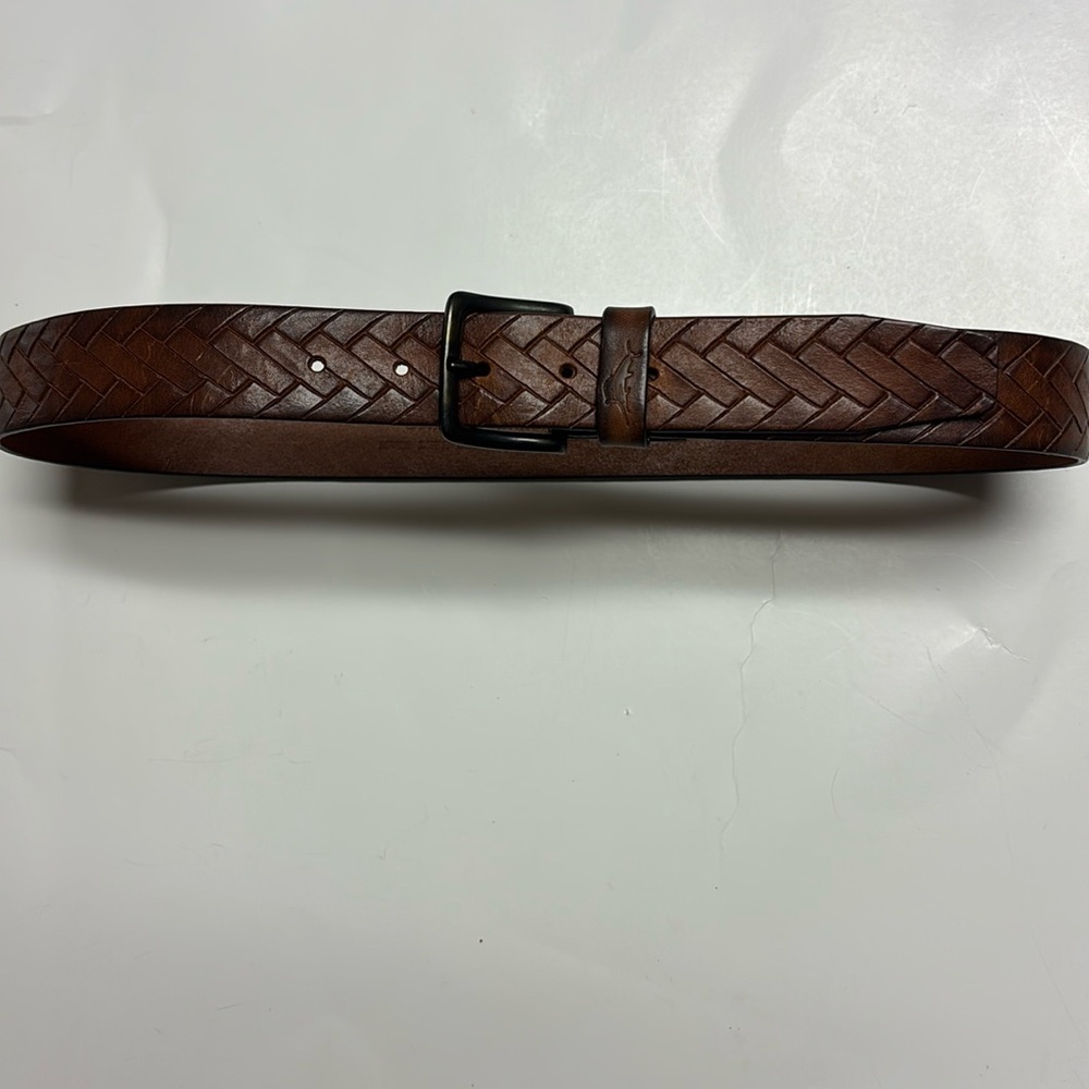 Tommy Bahama genuine Italian leather brown belt size 32